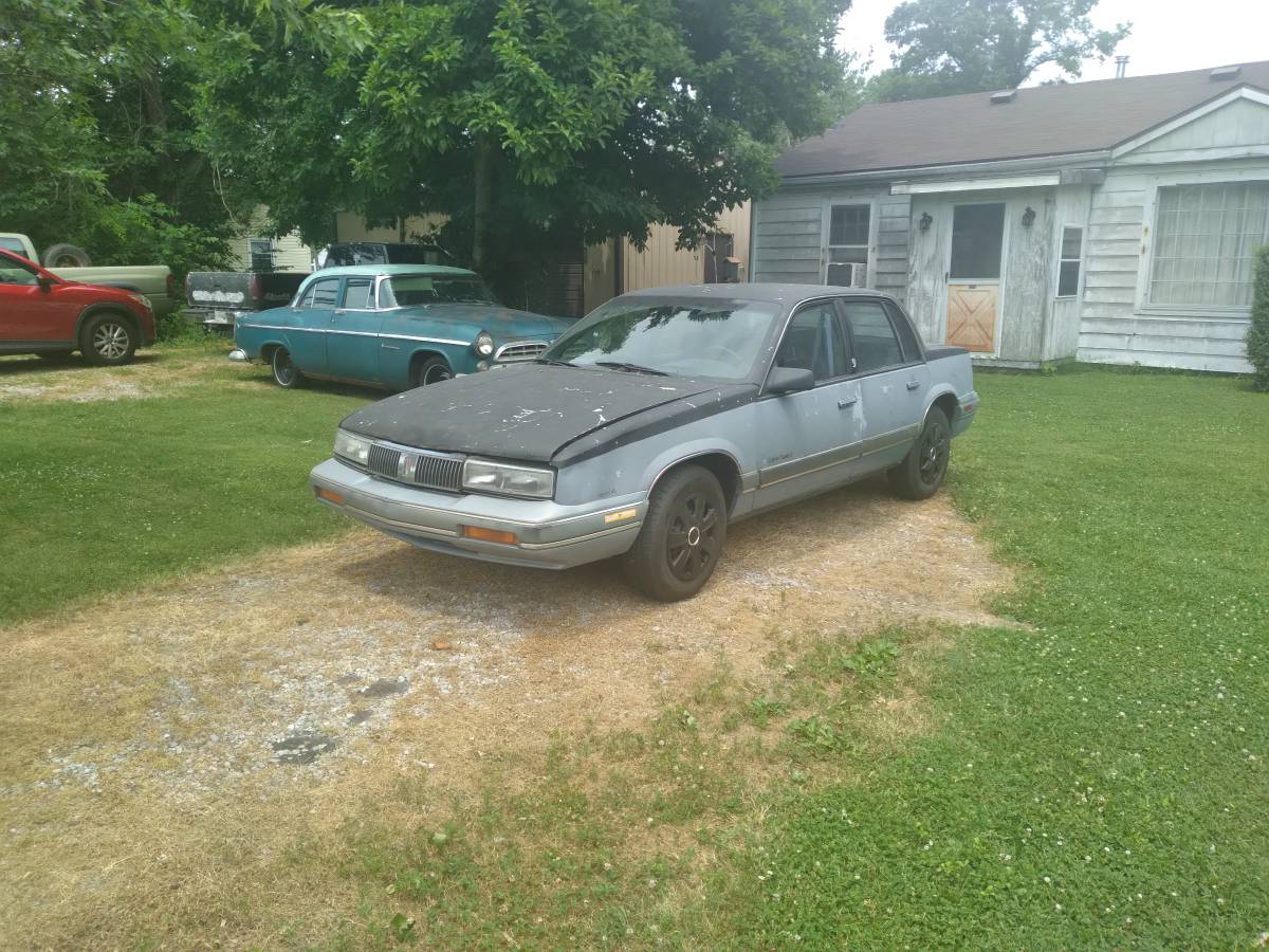 Oldsmobile-Cutlass-calais-s-1989-grey