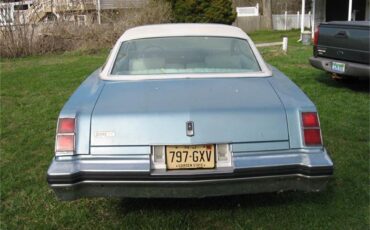 Oldsmobile-Cutlass-s-1977-Blue-White-White-3