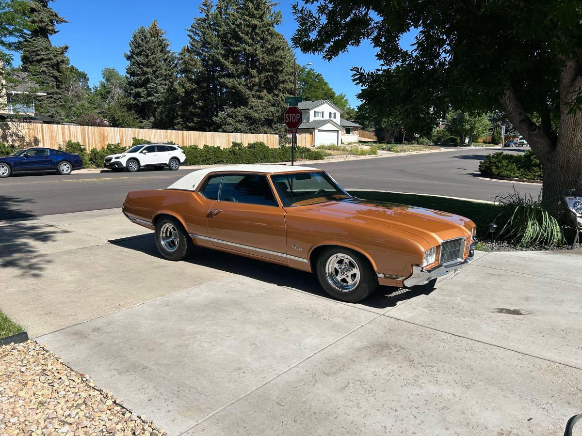 Oldsmobile-Cutlass-supreme-1971-custom-1