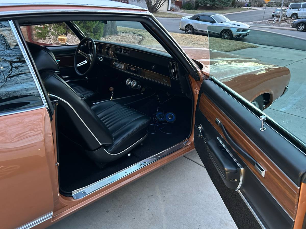 Oldsmobile-Cutlass-supreme-1971-custom-12