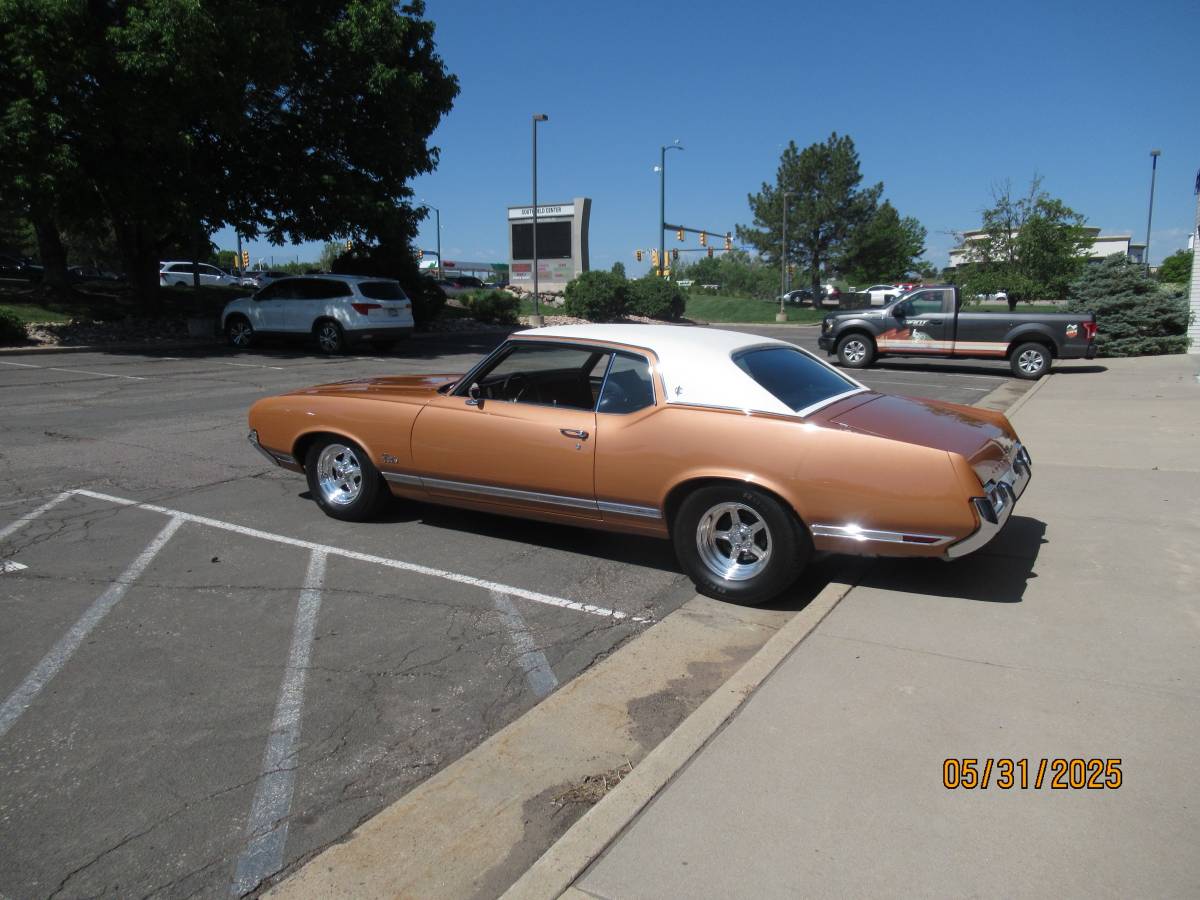Oldsmobile-Cutlass-supreme-1971-custom-5