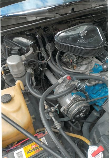 Oldsmobile-Cutlass-supreme-1978-Silver-and-black-Blue-7