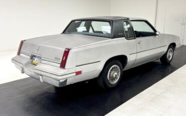 Oldsmobile-Cutlass-supreme-1985-Silver-Metallic-Gray-11