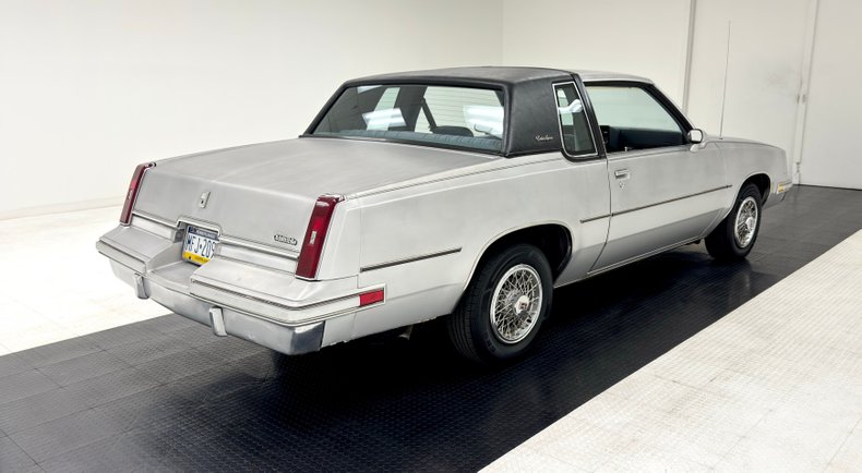 Oldsmobile-Cutlass-supreme-1985-Silver-Metallic-Gray-11