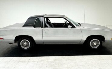 Oldsmobile-Cutlass-supreme-1985-Silver-Metallic-Gray-12