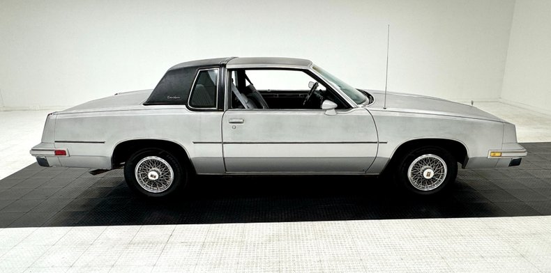 Oldsmobile-Cutlass-supreme-1985-Silver-Metallic-Gray-12