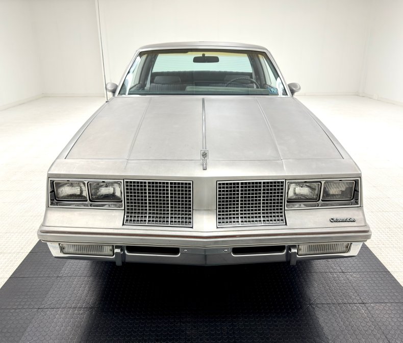 Oldsmobile-Cutlass-supreme-1985-Silver-Metallic-Gray-14