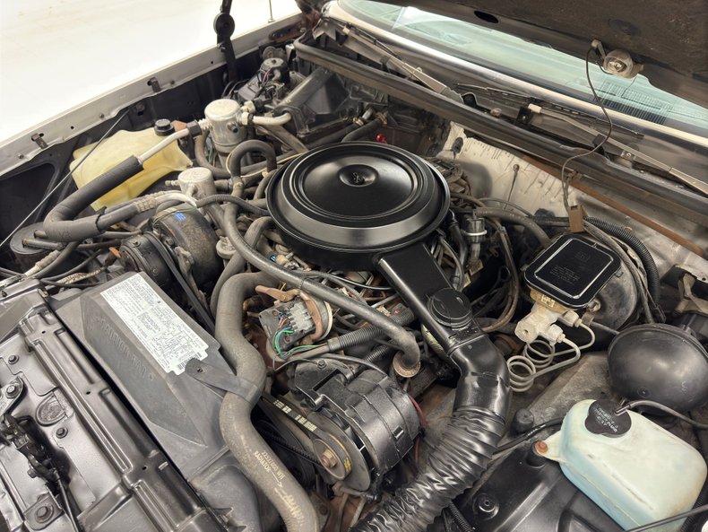 Oldsmobile-Cutlass-supreme-1985-Silver-Metallic-Gray-32