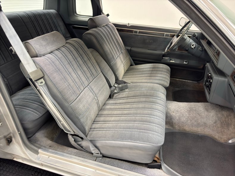 Oldsmobile-Cutlass-supreme-1985-Silver-Metallic-Gray-36