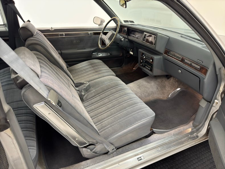 Oldsmobile-Cutlass-supreme-1985-Silver-Metallic-Gray-37