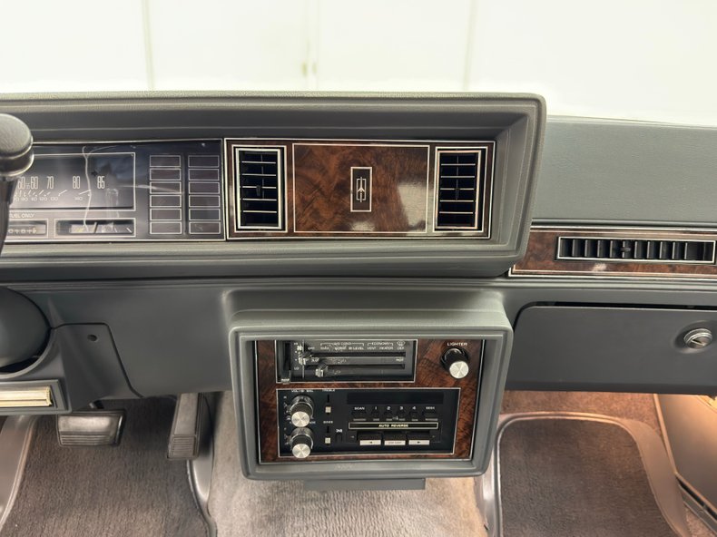 Oldsmobile-Cutlass-supreme-1985-Silver-Metallic-Gray-45