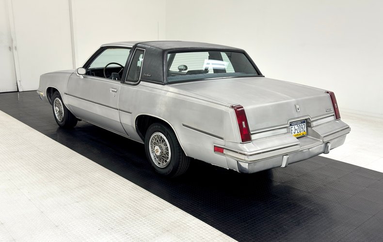 Oldsmobile-Cutlass-supreme-1985-Silver-Metallic-Gray-9