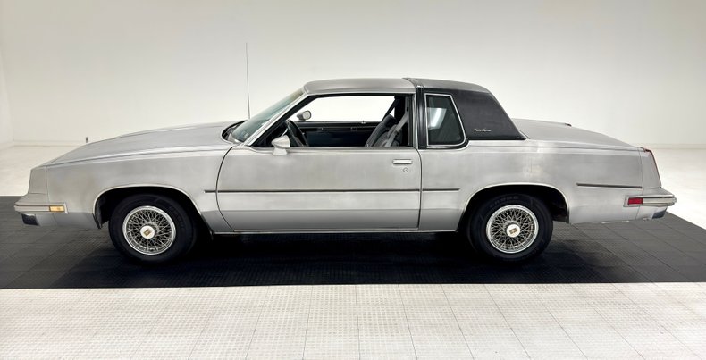 Oldsmobile-Cutlass-supreme-1985-Silver-Metallic-Gray