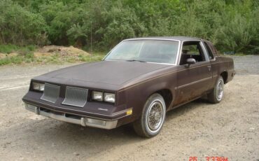 Oldsmobile-Cutlass-supreme-1986-Maroon-Maroon