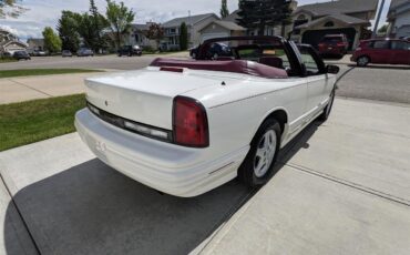 Oldsmobile-Cutlass-supreme-1992-White-Red-11