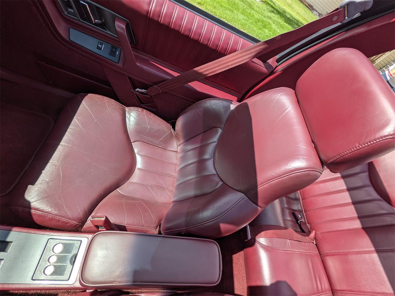 Oldsmobile-Cutlass-supreme-1992-White-Red-12