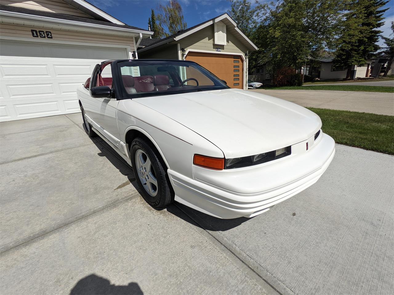 Oldsmobile-Cutlass-supreme-1992-White-Red-20