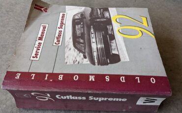 Oldsmobile-Cutlass-supreme-1992-White-Red-28