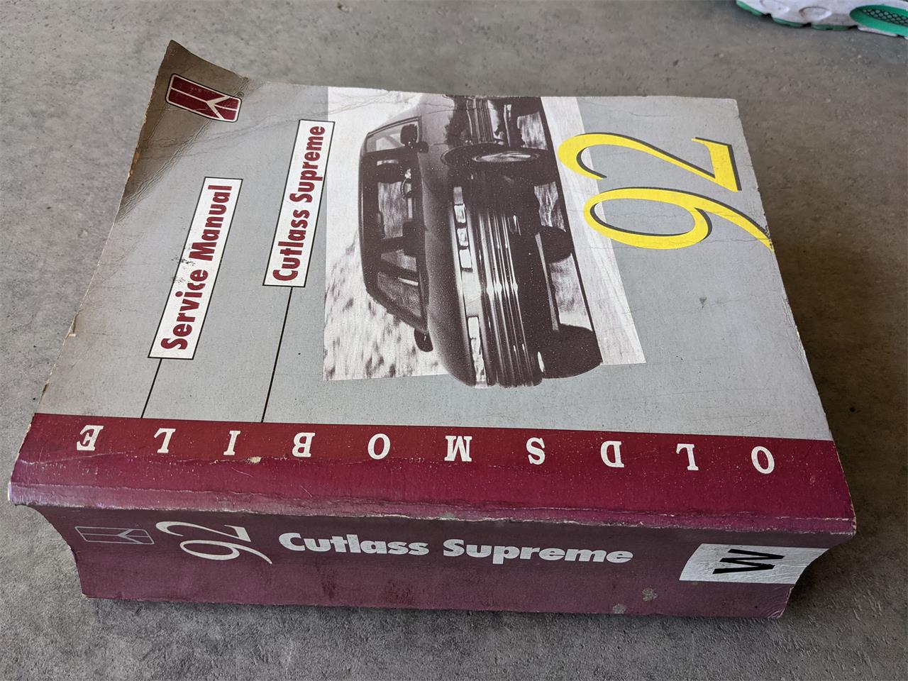 Oldsmobile-Cutlass-supreme-1992-White-Red-28