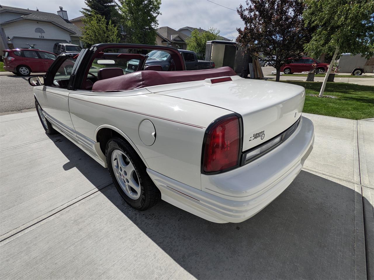 Oldsmobile-Cutlass-supreme-1992-White-Red-9