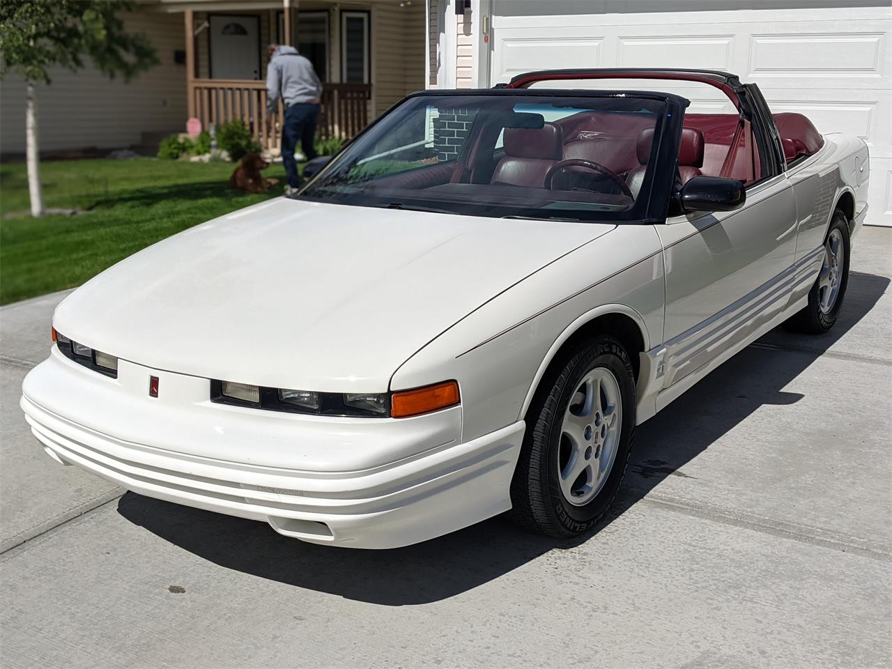 Oldsmobile-Cutlass-supreme-1992-White-Red