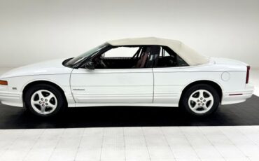 Oldsmobile-Cutlass-supreme-1994-White-Burgundy-1