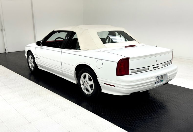 Oldsmobile-Cutlass-supreme-1994-White-Burgundy-13