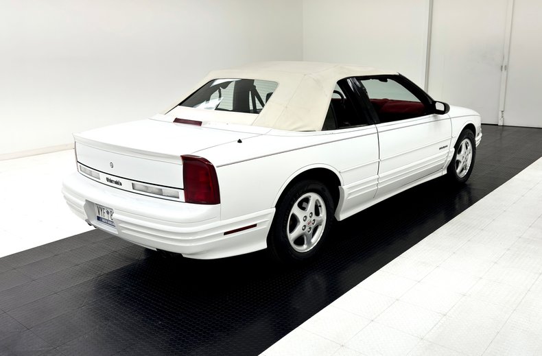Oldsmobile-Cutlass-supreme-1994-White-Burgundy-16