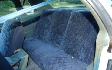 Oldsmobile-Cutlass-supreme-brougham-1976-White-Blue-10