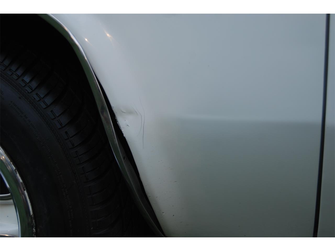 Oldsmobile-Cutlass-supreme-brougham-1976-White-Blue-16
