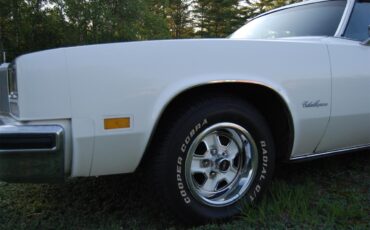 Oldsmobile-Cutlass-supreme-brougham-1976-White-Blue-5