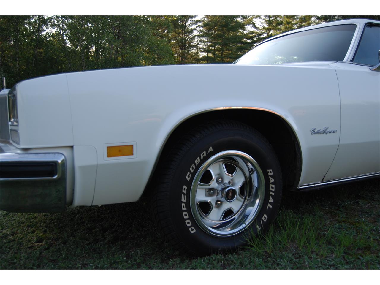 Oldsmobile-Cutlass-supreme-brougham-1976-White-Blue-5