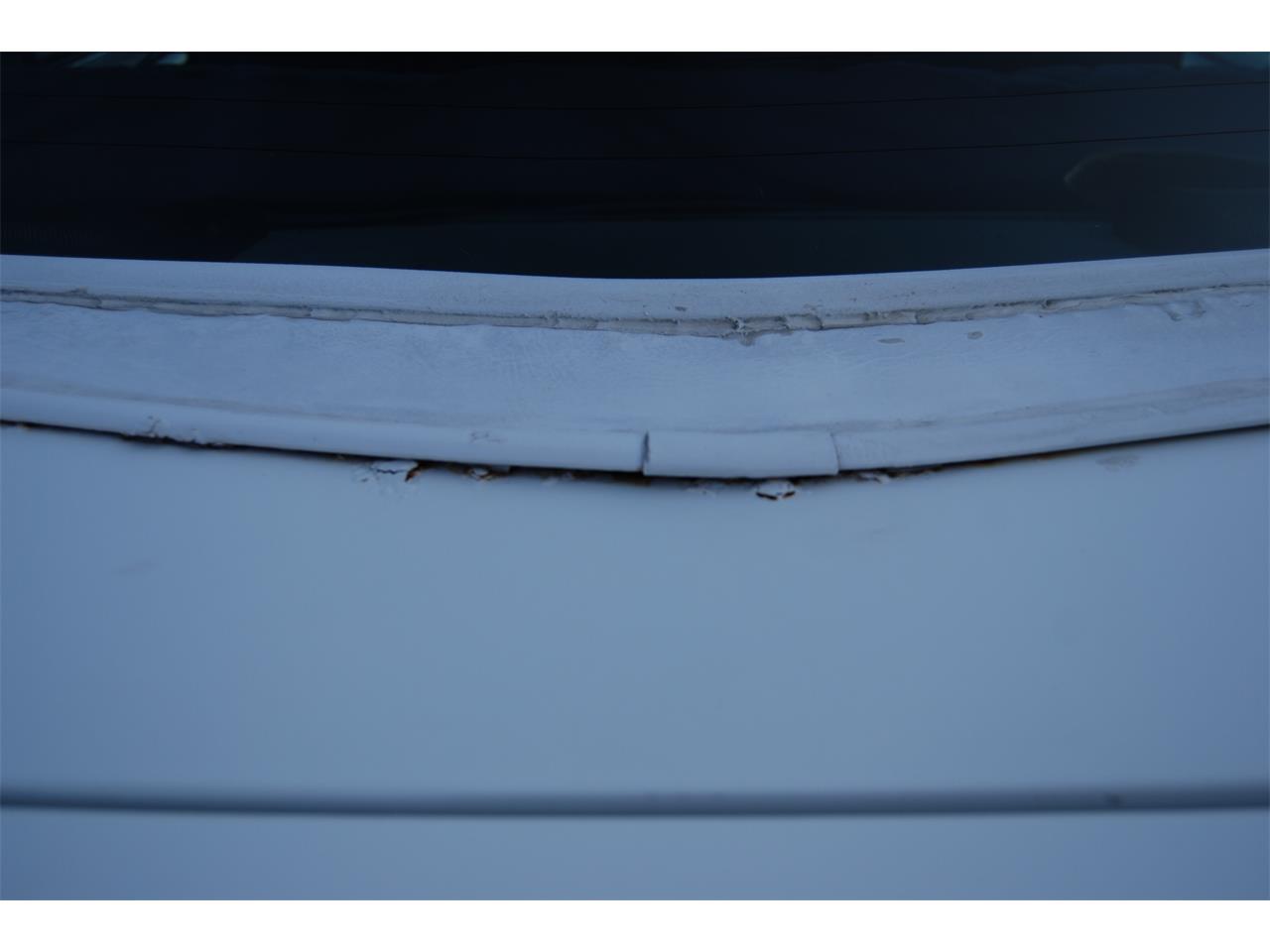 Oldsmobile-Cutlass-supreme-brougham-1976-White-Blue-6