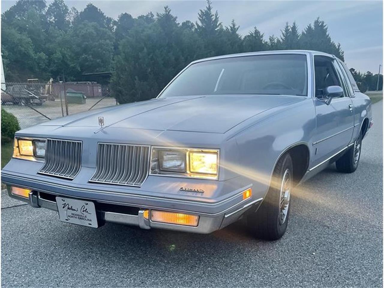 Oldsmobile-Cutlass-supreme-brougham-1984-Blue-Dark-blue-1