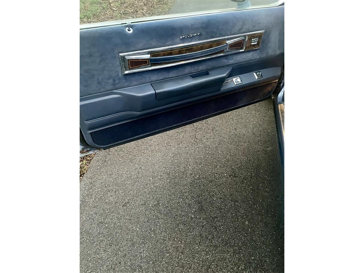 Oldsmobile-Cutlass-supreme-brougham-1984-Blue-Dark-blue-19