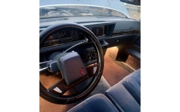 Oldsmobile-Cutlass-supreme-brougham-1984-Blue-Dark-blue-20