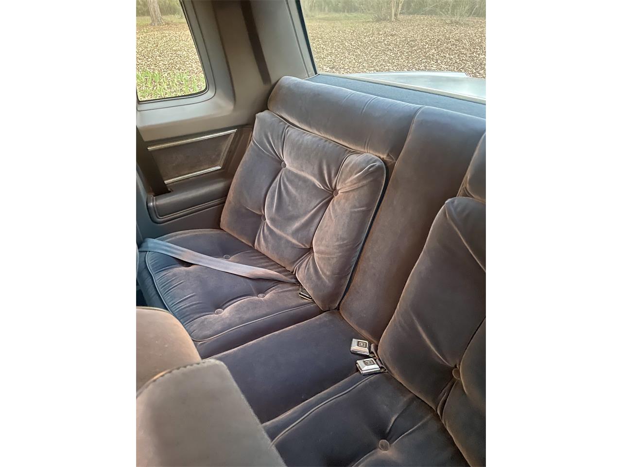 Oldsmobile-Cutlass-supreme-brougham-1984-Blue-Dark-blue-29