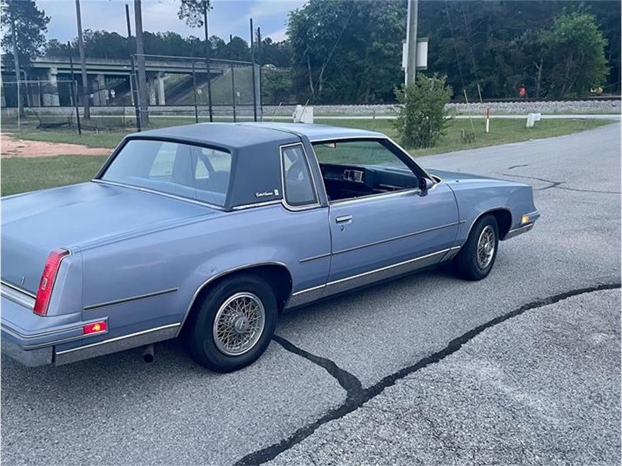 Oldsmobile-Cutlass-supreme-brougham-1984-Blue-Dark-blue-3