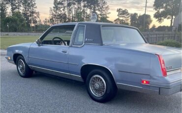 Oldsmobile-Cutlass-supreme-brougham-1984-Blue-Dark-blue-4