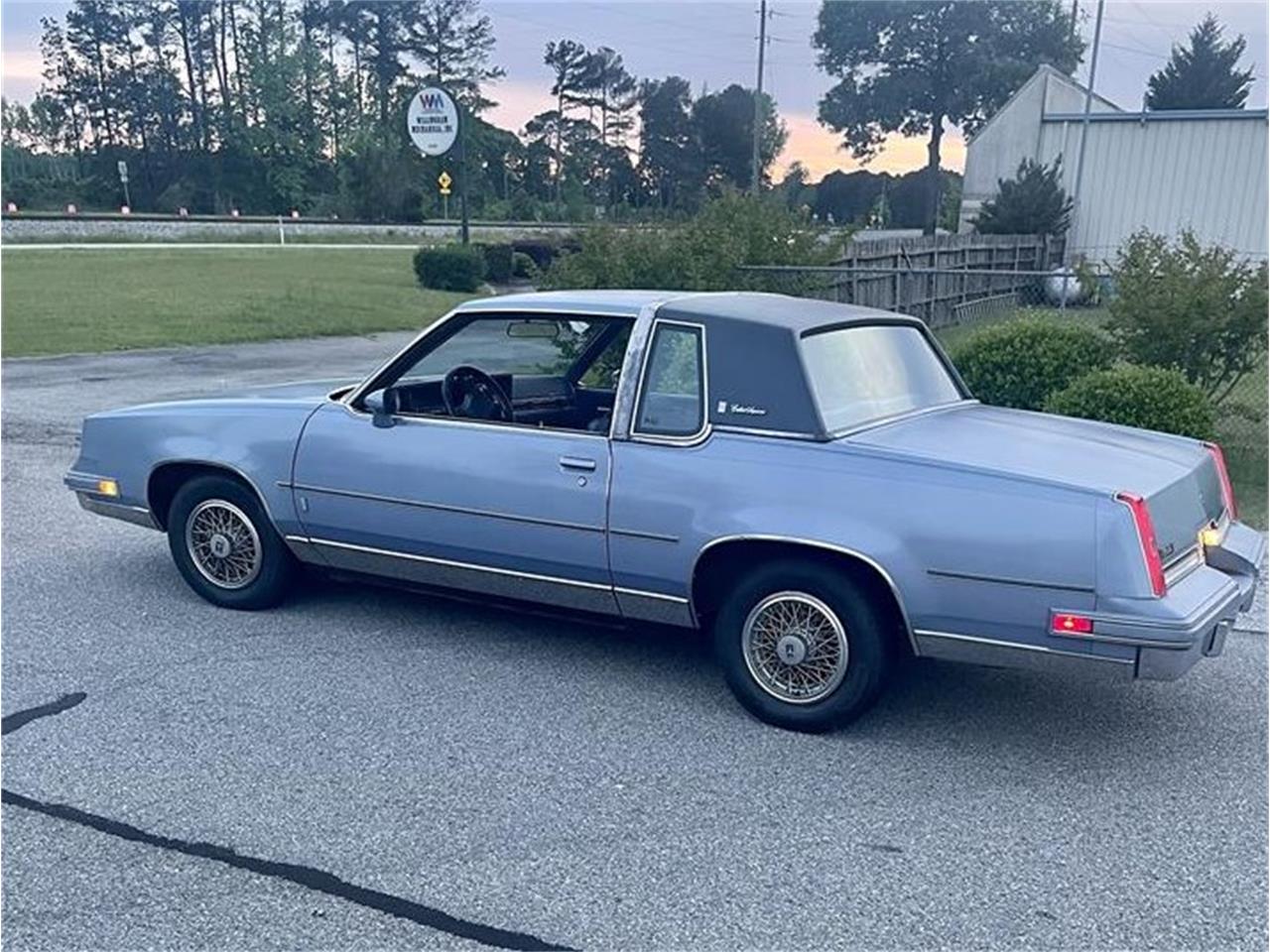 Oldsmobile-Cutlass-supreme-brougham-1984-Blue-Dark-blue-5