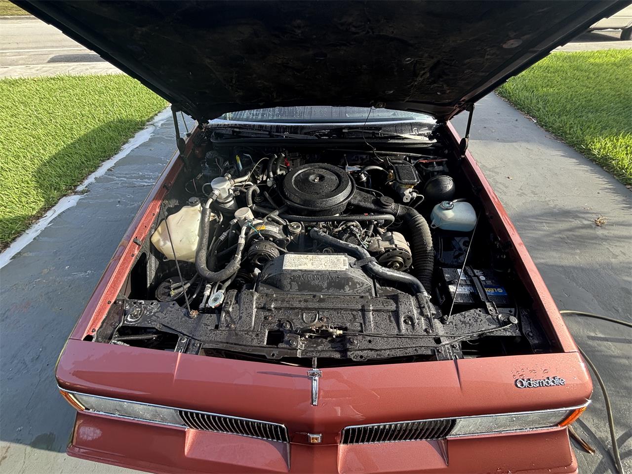 Oldsmobile-Cutlass-supreme-brougham-1988-Burgundy-Metallic-Dark-Claret-Cloth-10