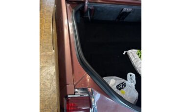 Oldsmobile-Cutlass-supreme-brougham-1988-Burgundy-Metallic-Dark-Claret-Cloth-17