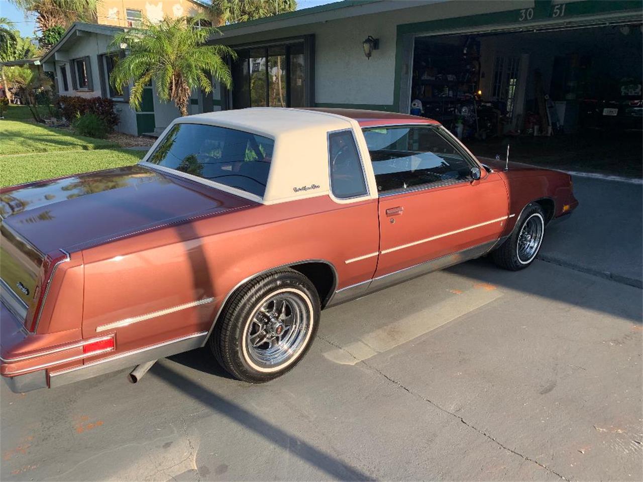 Oldsmobile-Cutlass-supreme-brougham-1988-Burgundy-Metallic-Dark-Claret-Cloth-2
