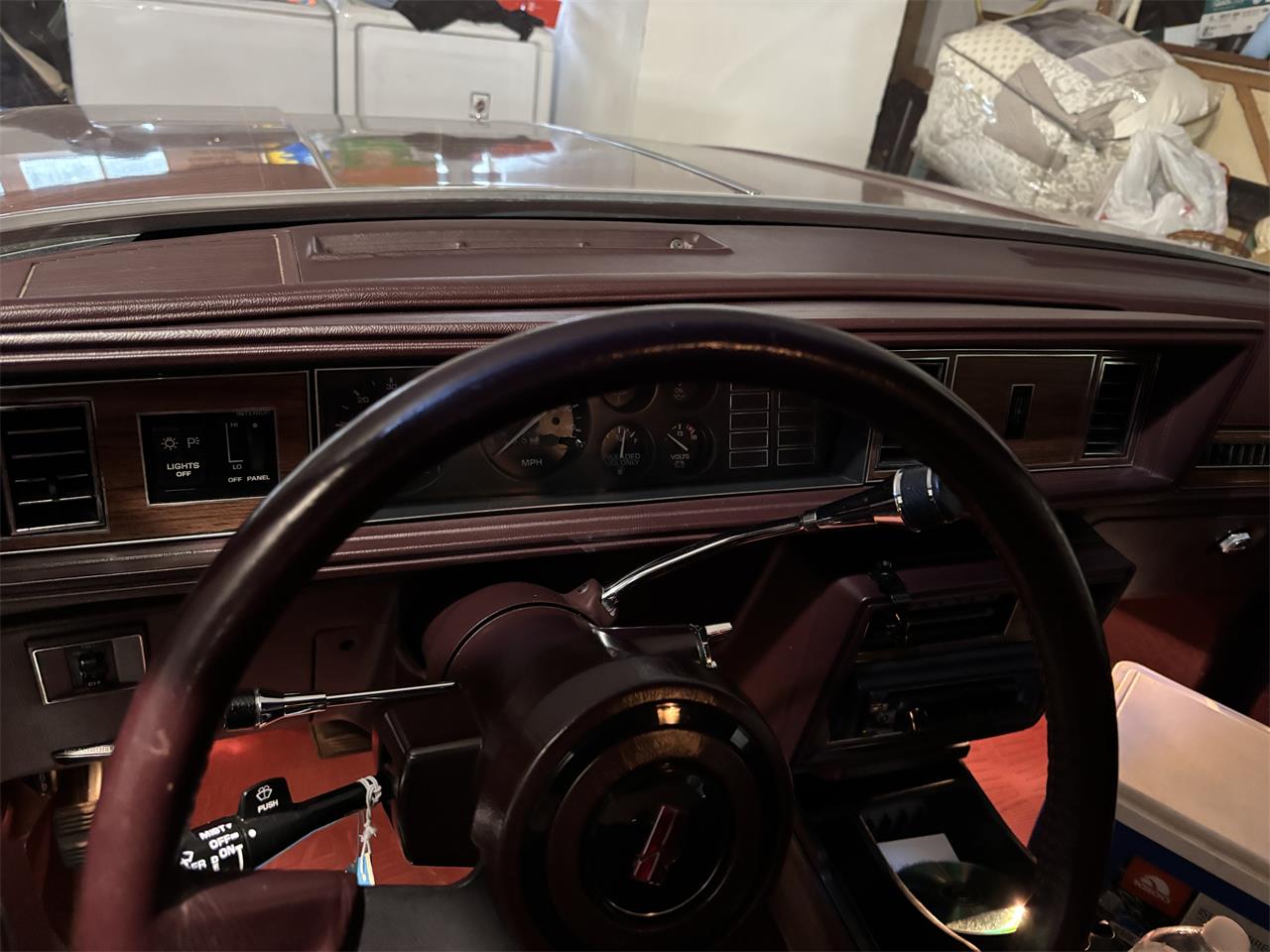Oldsmobile-Cutlass-supreme-brougham-1988-Burgundy-Metallic-Dark-Claret-Cloth-22
