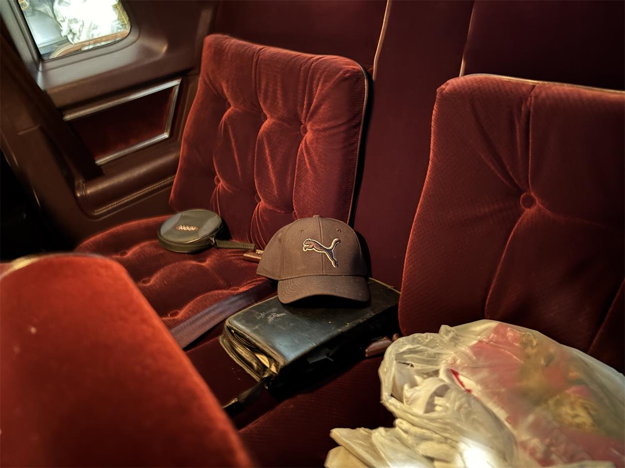 Oldsmobile-Cutlass-supreme-brougham-1988-Burgundy-Metallic-Dark-Claret-Cloth-23