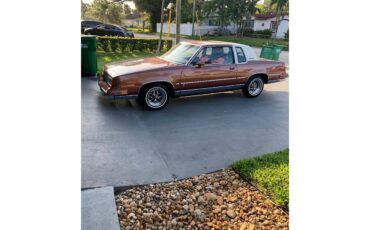 Oldsmobile-Cutlass-supreme-brougham-1988-Burgundy-Metallic-Dark-Claret-Cloth-4