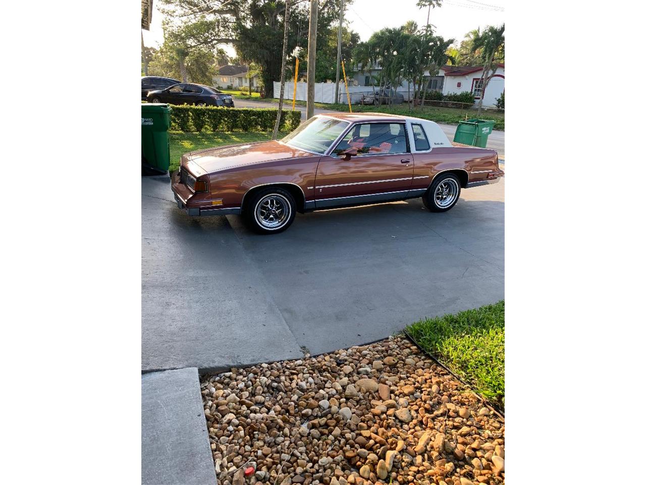 Oldsmobile-Cutlass-supreme-brougham-1988-Burgundy-Metallic-Dark-Claret-Cloth-4