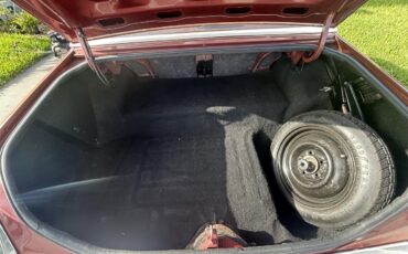 Oldsmobile-Cutlass-supreme-brougham-1988-Burgundy-Metallic-Dark-Claret-Cloth-44