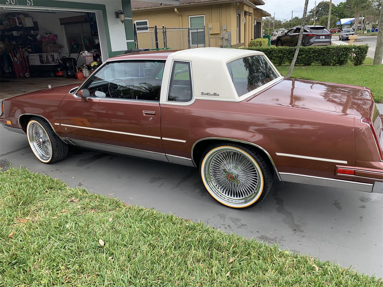 Oldsmobile-Cutlass-supreme-brougham-1988-Burgundy-Metallic-Dark-Claret-Cloth-5