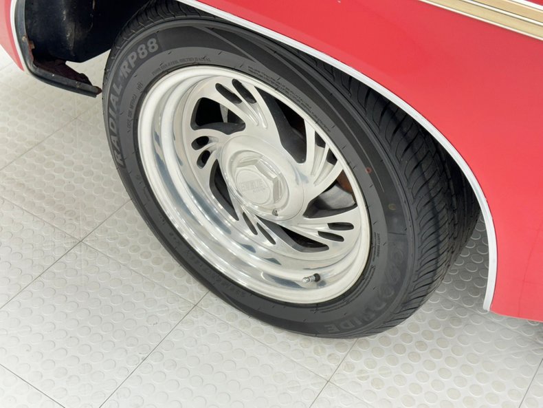 Oldsmobile-Delta-88-1975-Crimson-Red-White-12